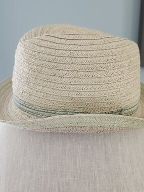 Neutral Straw Fedora Hat with Green Accent - Women Accessories 7"